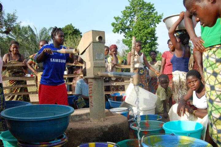 Brunnen in Nimba County, Liberia_©CARE/Anders Nordstoga