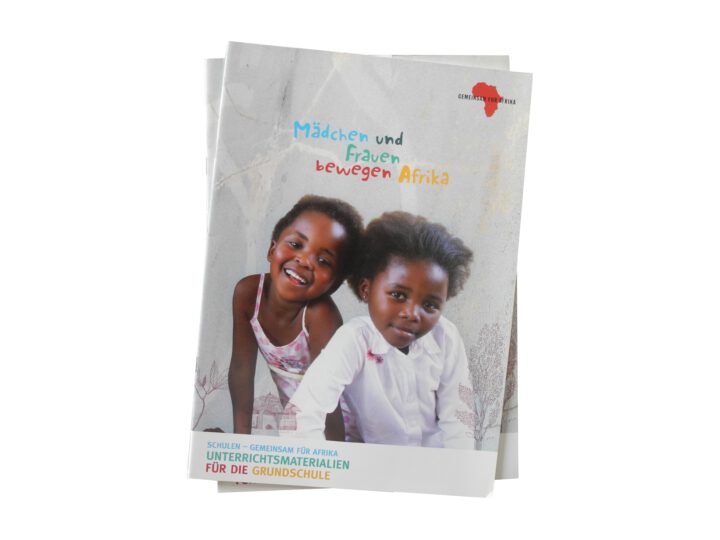 GS Maedchen und Frauen bewegen Afrika © GEMEINSAM MIT AFRIKA