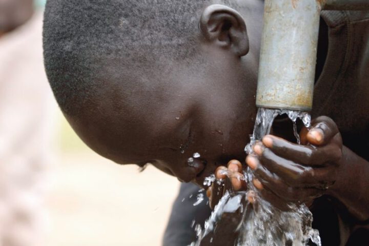 Zugang zu sauberem Trinkwasser:_©©GEMEINSAM MIT AFRIKA/Thomas Einberger