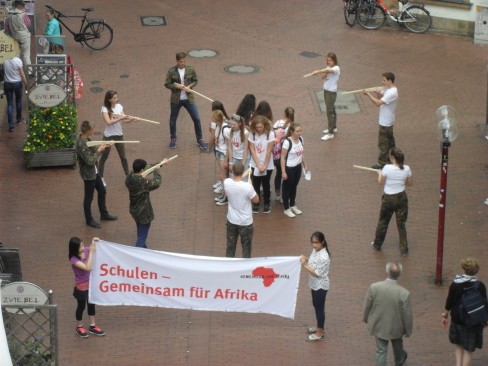 Siegerschule des Ratsgymnasium Osnabrück bei der stummen Aufführung