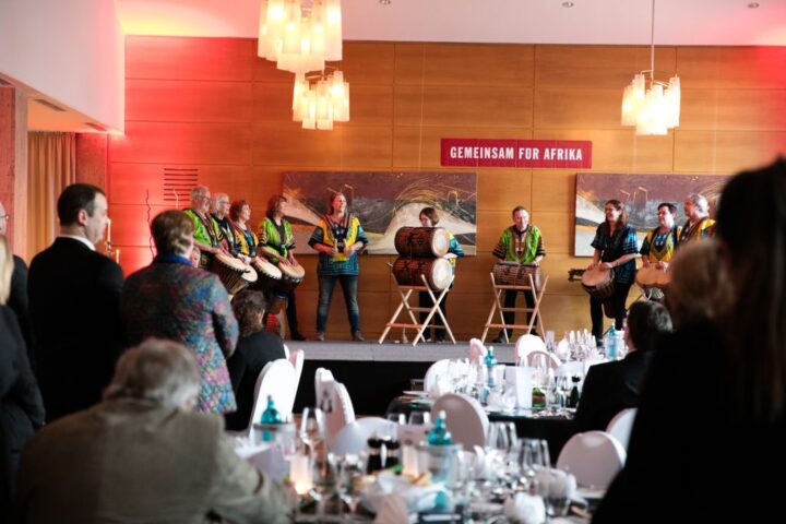 Azubis starten Spendenaktion für GEMEINSAM MIT AFRIKA