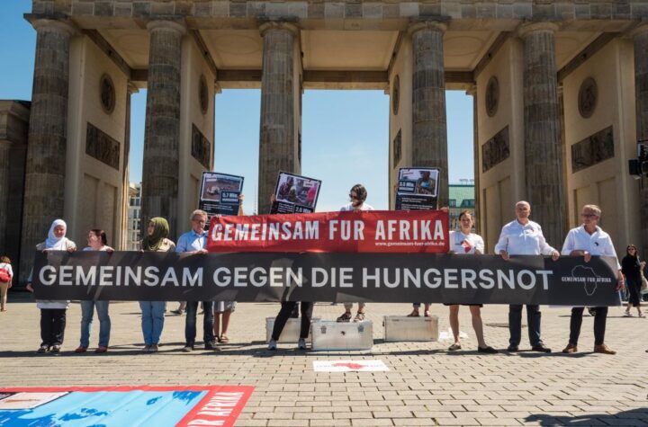Pressefoto Mahnwache Gemeinsam mit Afrika