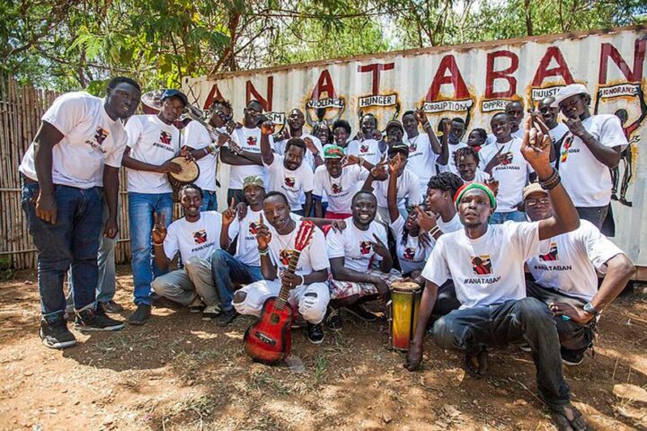 Mitglieder von Ana Taban posieren für ein Foto im September 2016