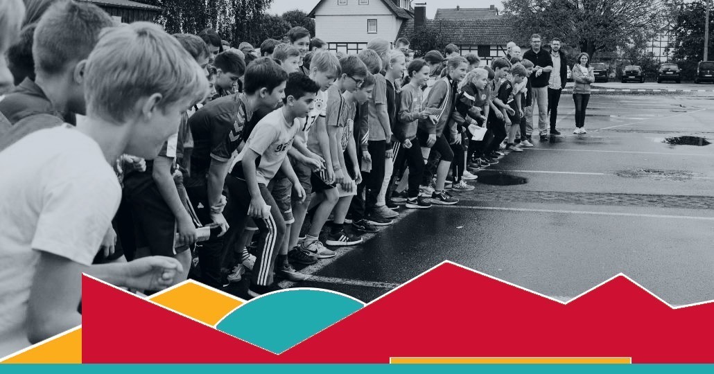 Schüler*innen der Gesamtschule Niederaula nehmen an einem Spendenlauf für GEMEINSAM MIT AFRIKA teil_©Gesamtschule Niederaula