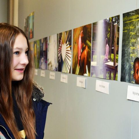 Schul-Aktion: Schüler*innen der Realschule Netphen machen eine Fotoausstellung mit dem Titel „Sichtweisen junger Menschen aus Ruanda und Netphen auf ihre Welt“_©Realschule Netphen