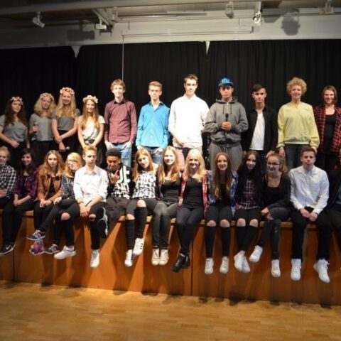 Schul-Aktion: Schüler*innen der Realschule Netphen führen ein Theaterstück "BENEFIZ – auf Augenhöhe" auf_©Realschule Netphen