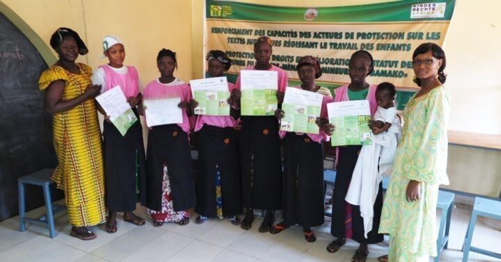 Minderjährige Mädchen in Mali erhalten eine hauswirtschaftliche Grundausbildung. Diese führt zu besseren Arbeitsbedinungen, da die Mädchen auch ihre Rechte kennenlernen._©Kinderrechte Afrika e.V.