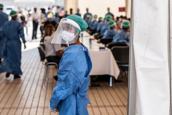 Symbolbild: weibliches Gesundheitspersonal