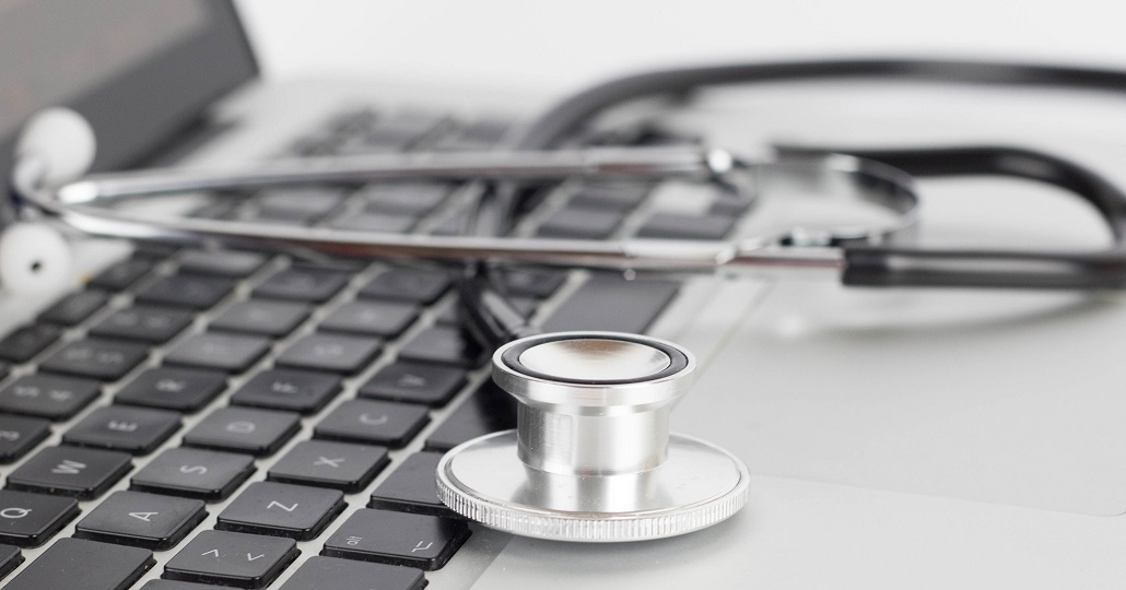 Symbolbild: E-Konsultation von Ärztinnen und Ärzten