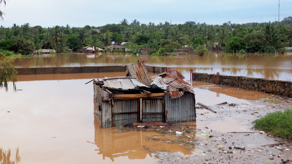Überschwemmungen und Wasser-Stress_©fivepointsix