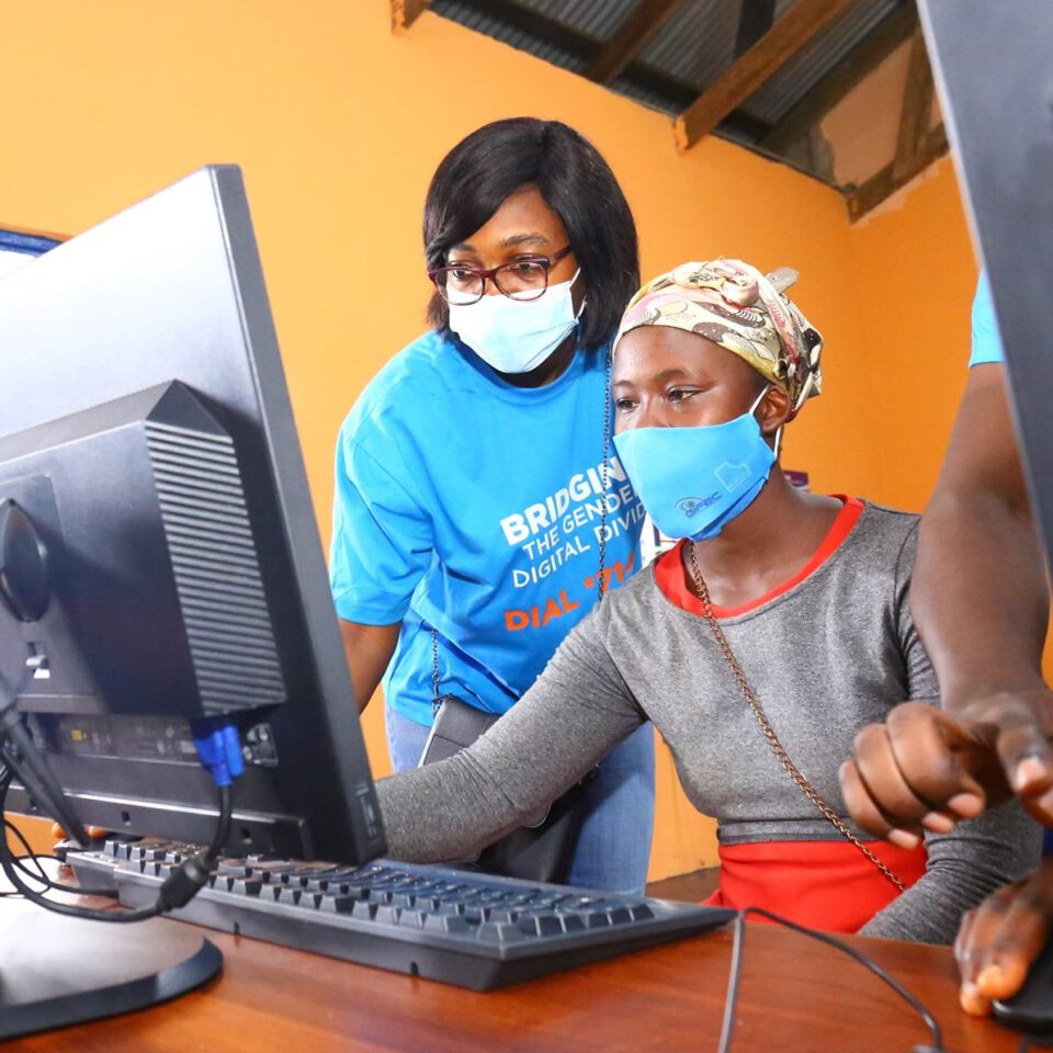 Das Hunger Projekt in Ghana: Digitalen Zugang für Frauen stärken