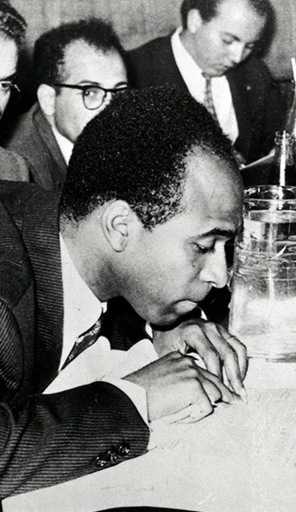 https://de.wikipedia.org/wiki/Frantz_Fanon