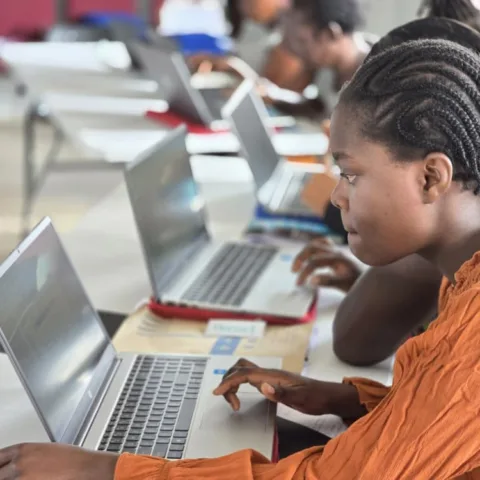 Kinderhilfswerk GLOBAL CARE in Simbabwe: Einstiegschancen in den Arbeitsmarkt für vulnerable Mädchen und junge Frauen