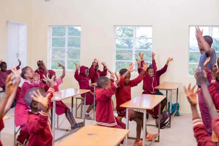 Kinderhilfswerk GLOBAL CARE in Simbabwe: Verbesserung der Bildung durch den Bau von Schulen