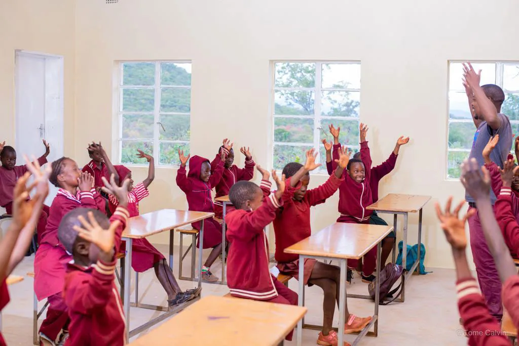 Kinderhilfswerk GLOBAL CARE in Simbabwe: Verbesserung der Bildung durch den Bau von Schulen